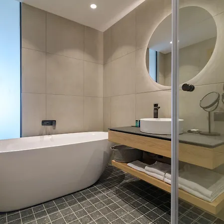 Aquahouse فندق