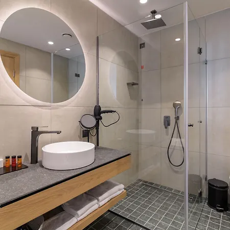 فندق Aquahouse فارنا